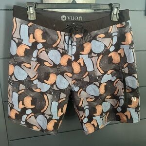 Vuori infinity cloud abstract Rob Machado Collaboration Boardshort 34